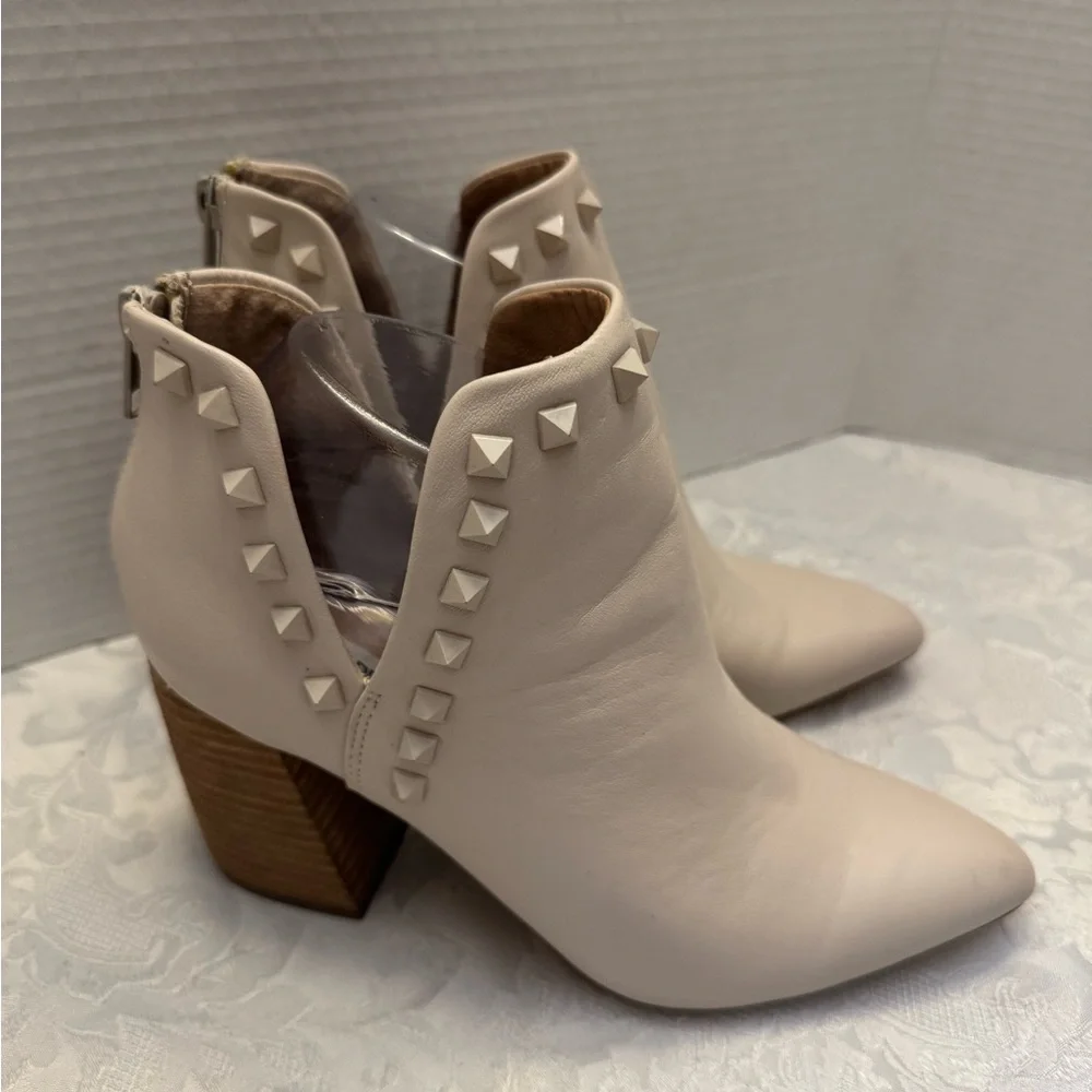 Steve Madden 8M Gloria Studded Booties Rocker Rockabilly Chic Heels Punk Country